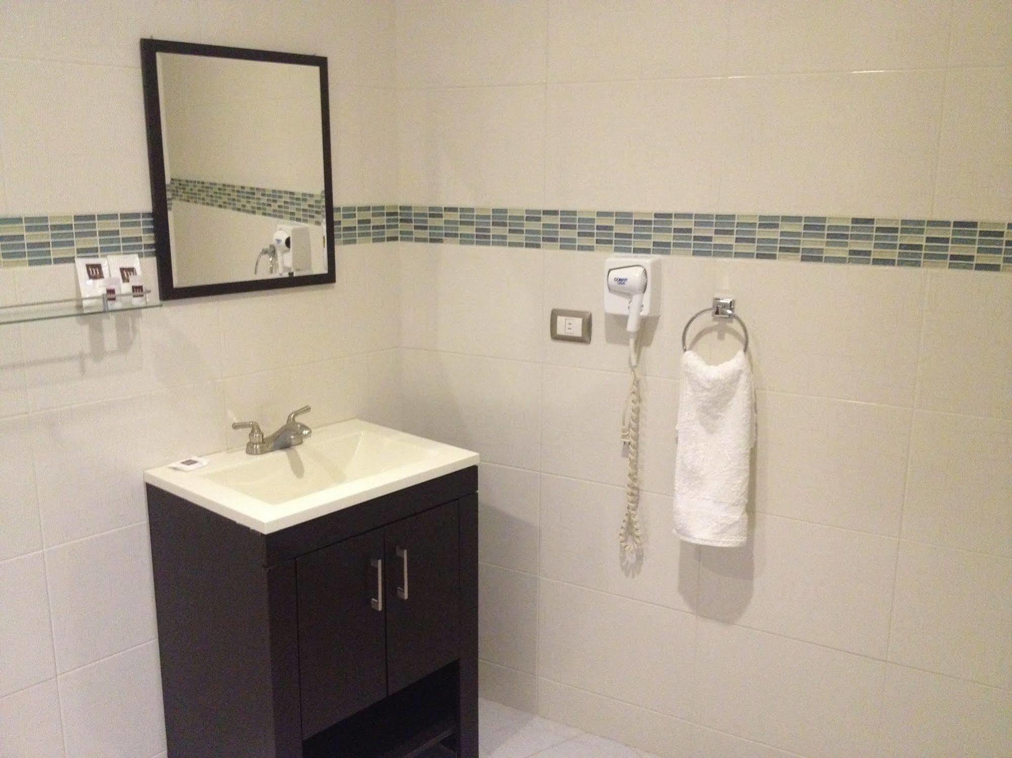 Hotel Majova Inn خالابا المظهر الخارجي الصورة
